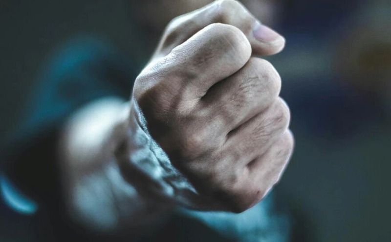 回答网友们特别关注的一个问题：两个地支相冲，哪个才是“受气包”？