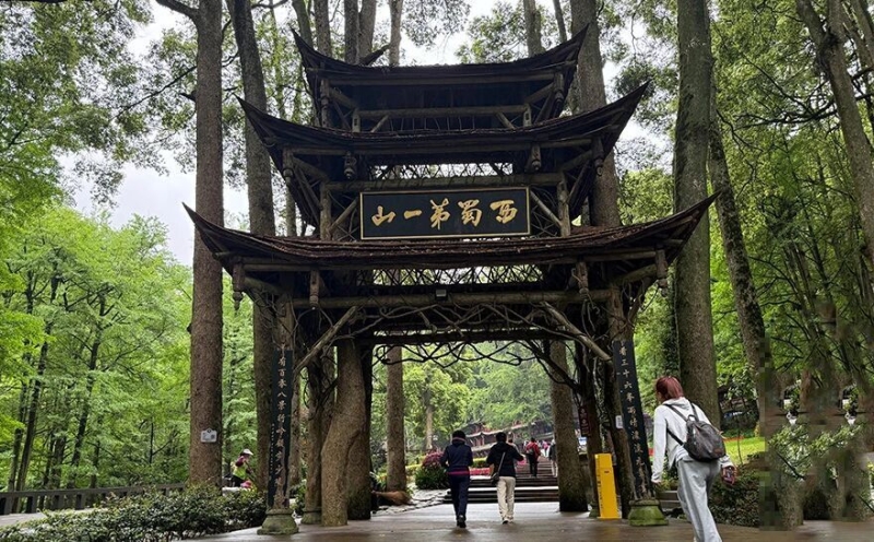 天水伏羲庙、洛阳河图出处、邵雍故居、四川青城山：你想知道我在这次朝圣之旅中经历了哪些趣事吗？